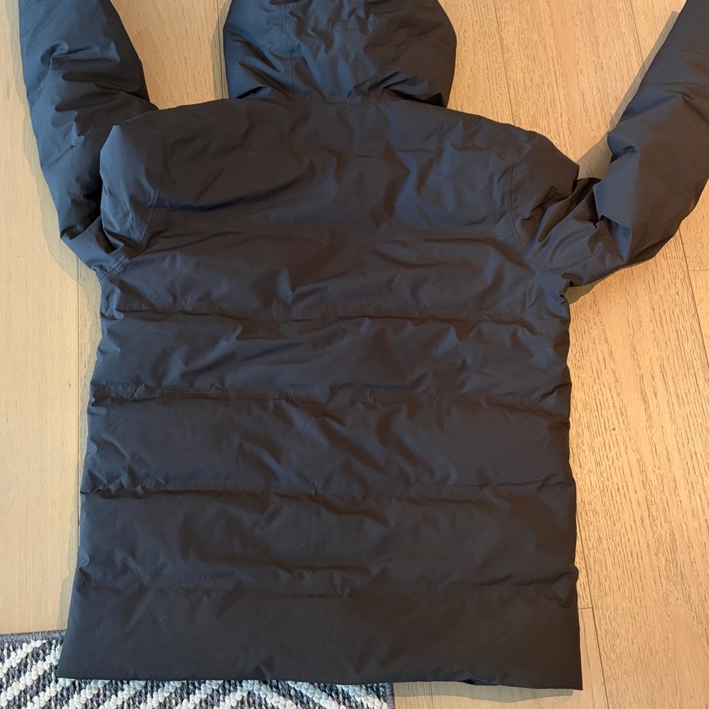 Patagonia Women's Black Hooded Puffer Jacket - Picture 10 of 12